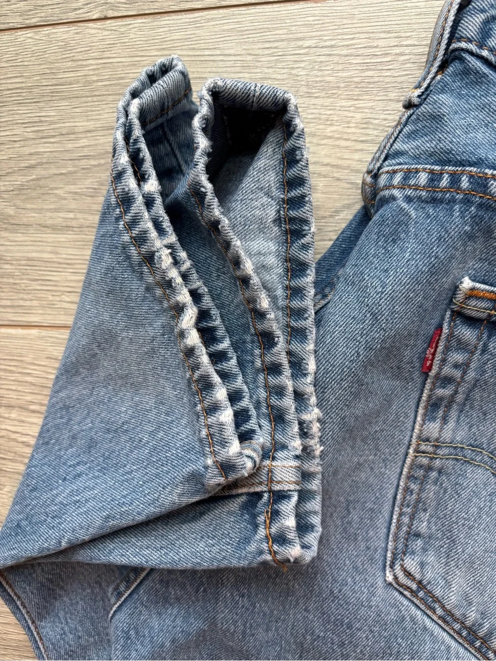 Levi's 505 Regular Fit Jeans Mens 33x32 Medium Wash Straight Leg Denim Red Tab